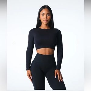 Black Journey Long Sleeve Seamless Bra Top